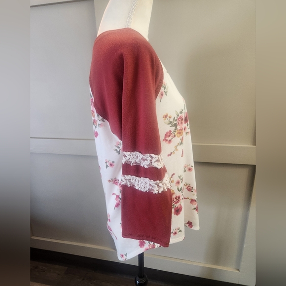 Moa Moa High-Low Top With 3/4 Length Sleeves. Size XL. - Picture 6 of 8